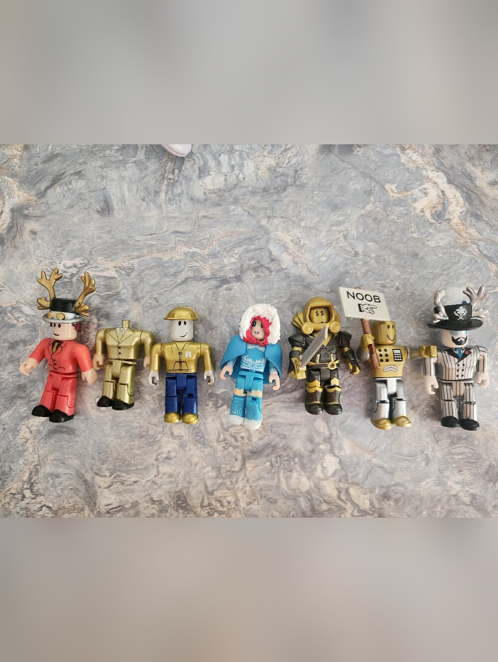 Roblox 7pcs Mixed Series Icons Jailbreak Celebrity Figures Accs NO codes 3"